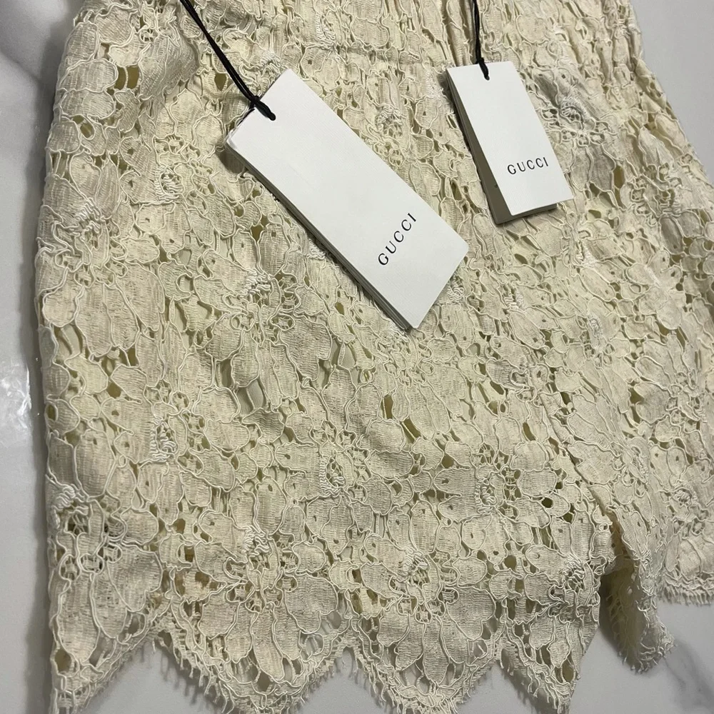 GUCCI FLOWER LACE SHORTS - Picture 3 of 8